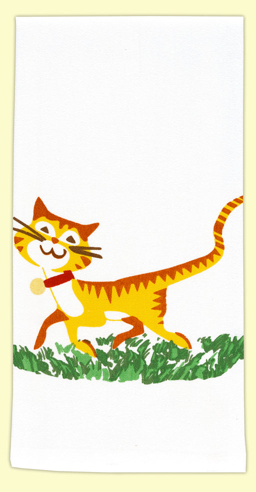 A friendly tiger striped, yellow and orange cat just passing bye. This happy cat is sure to brighten up your kitchen. 17" x 24", 100% Cotton Flour Sack Towel. New with tags.