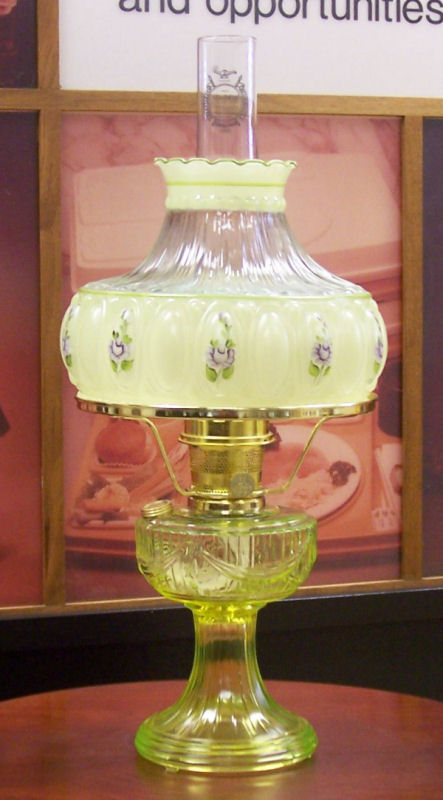 Aladdin Lamps Limited Edition Vaseline Lamp With Matching Shade Aladdin Lamps Limited Edition Vaseline Lamp With Matching Shade C6196 759