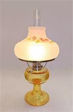 Crownplace Brands is proud to announce the Limited Edition Aladdin Signature Series Grand Vertique Honey Amber Table Lamp with hand-painted Fall Oak Leaf shade. Only 165 lamps total were produced. Every Honey Amber Grand Vertique Table Lamp comes complete