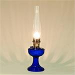 Bring vintage-style beauty to your home with the Aladdin Lincoln Drape Lamp. This gorgeous oil lamp features a sweeping, dramatic font design that has been a staple since its induction in 1939.
